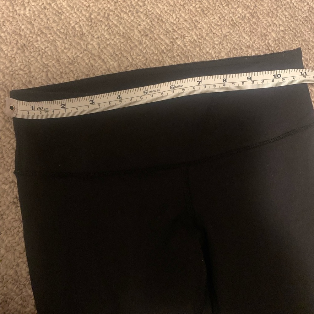 Lululemon Black Cropped Leggings Size 2 - Picture 5 of 8